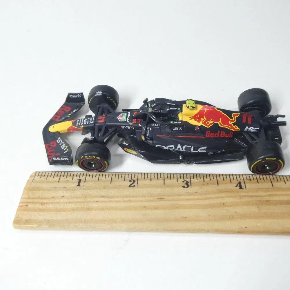 Oracle Red Bull Racing RB18 2022 Formula One Diecast Model 1:43 Bburago